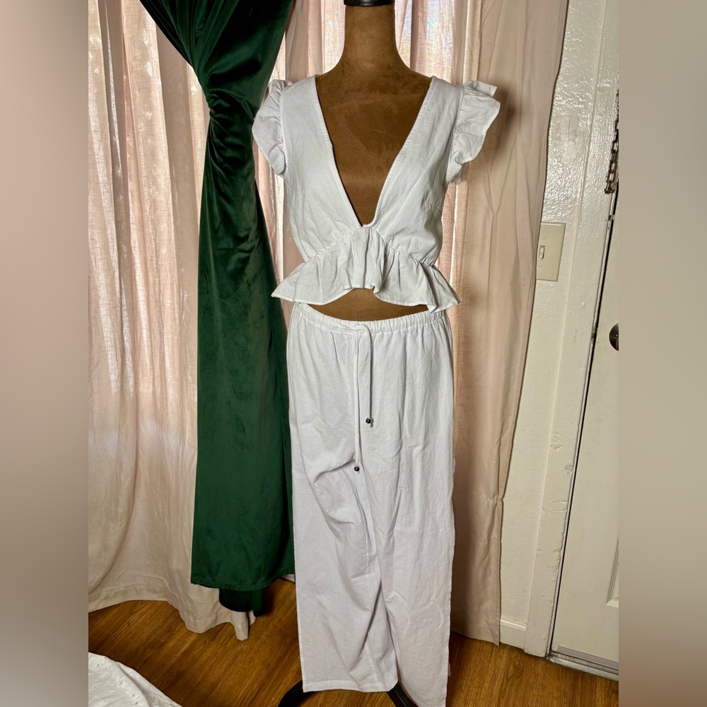 Fancyinn White Two-Piece Deep V Ruffle Crop Top & Wide Leg Pants Set